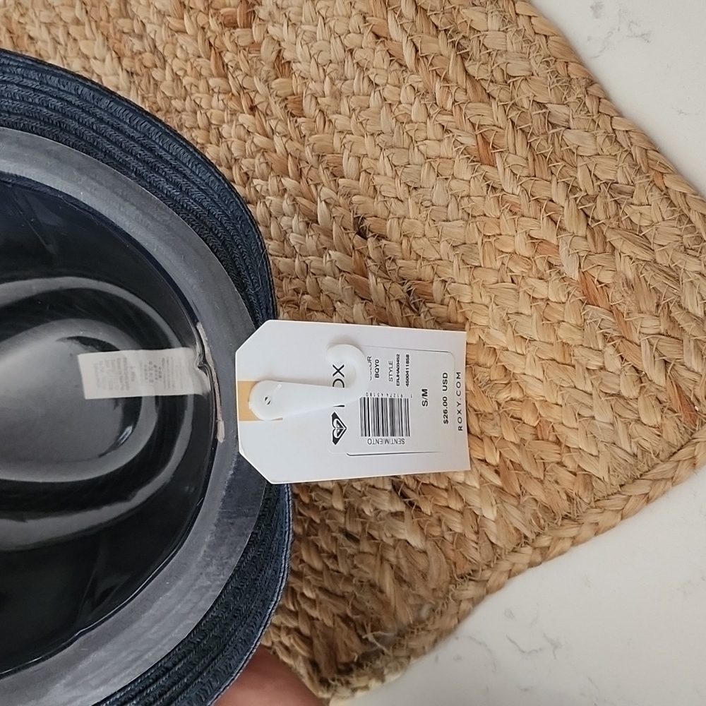 Hat! - Picture 3 of 6